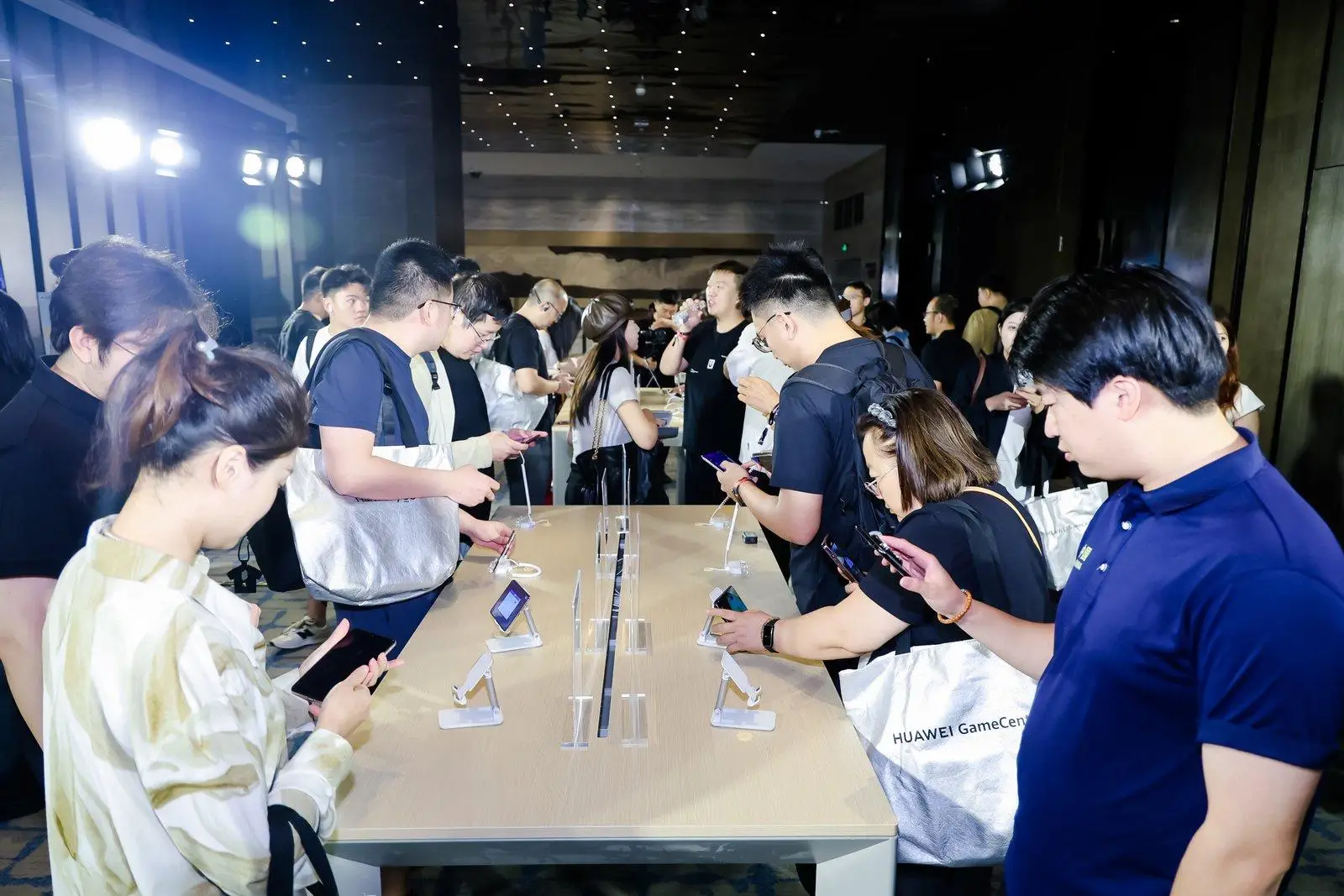 重磅！《原神》登陆鸿蒙5，鸿蒙游戏数量破万款